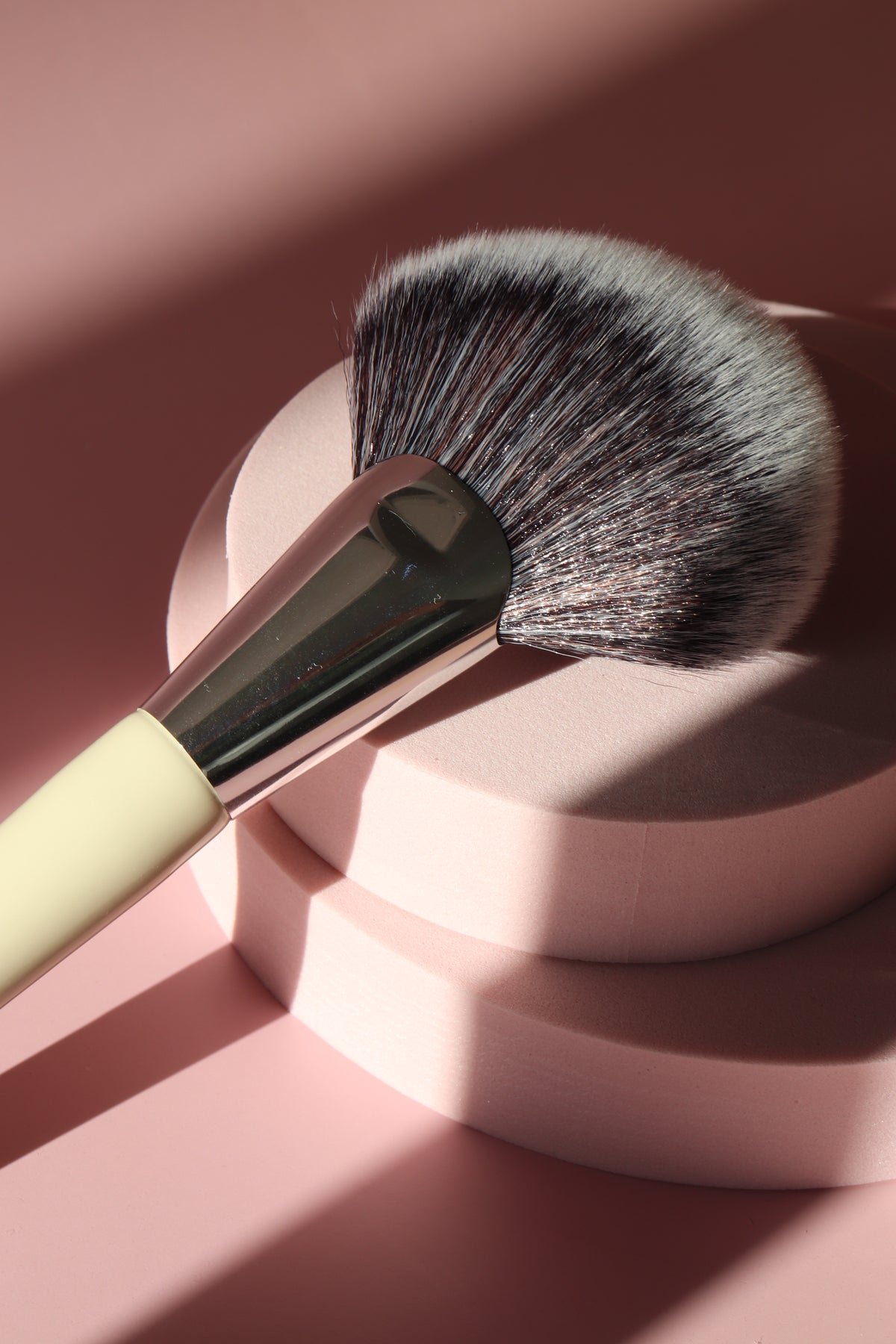 The Multi-Use Powder Brush