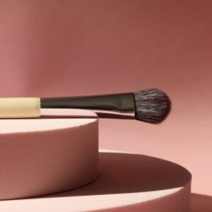 The One-And-Done Eyeshadow Brush